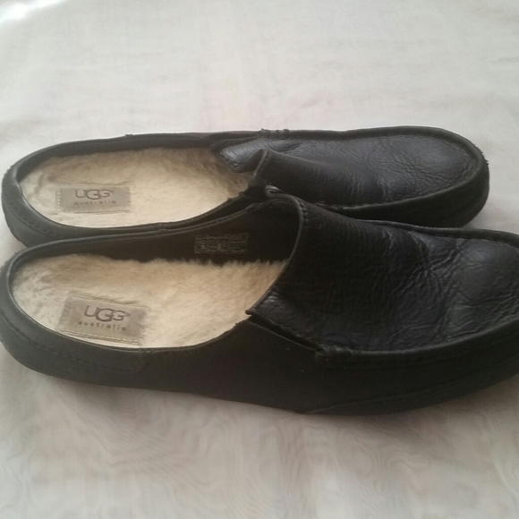Ugg Shoes black leather loafer slip-on fur insole main image 4